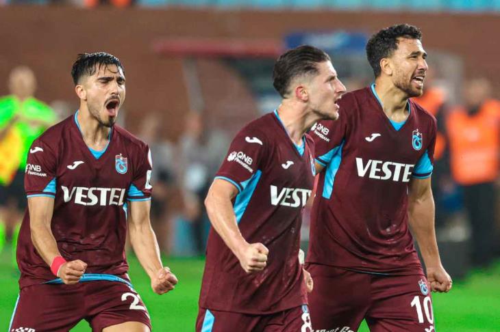 بمشاركة تريزيجيه.. طرابزون سبور يودع الدوري الأوروبي على يد رابيد فيينا